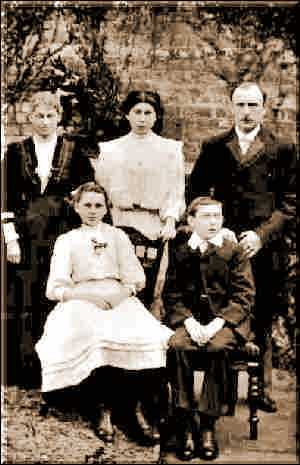 Evelyn Vinter & family